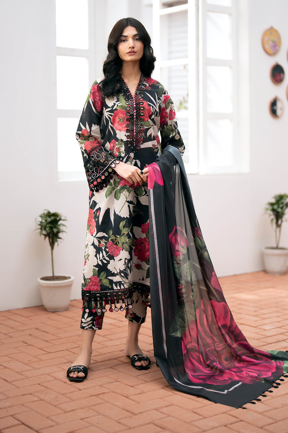 BAROQUE EMBROIDERED LAWN UF-532