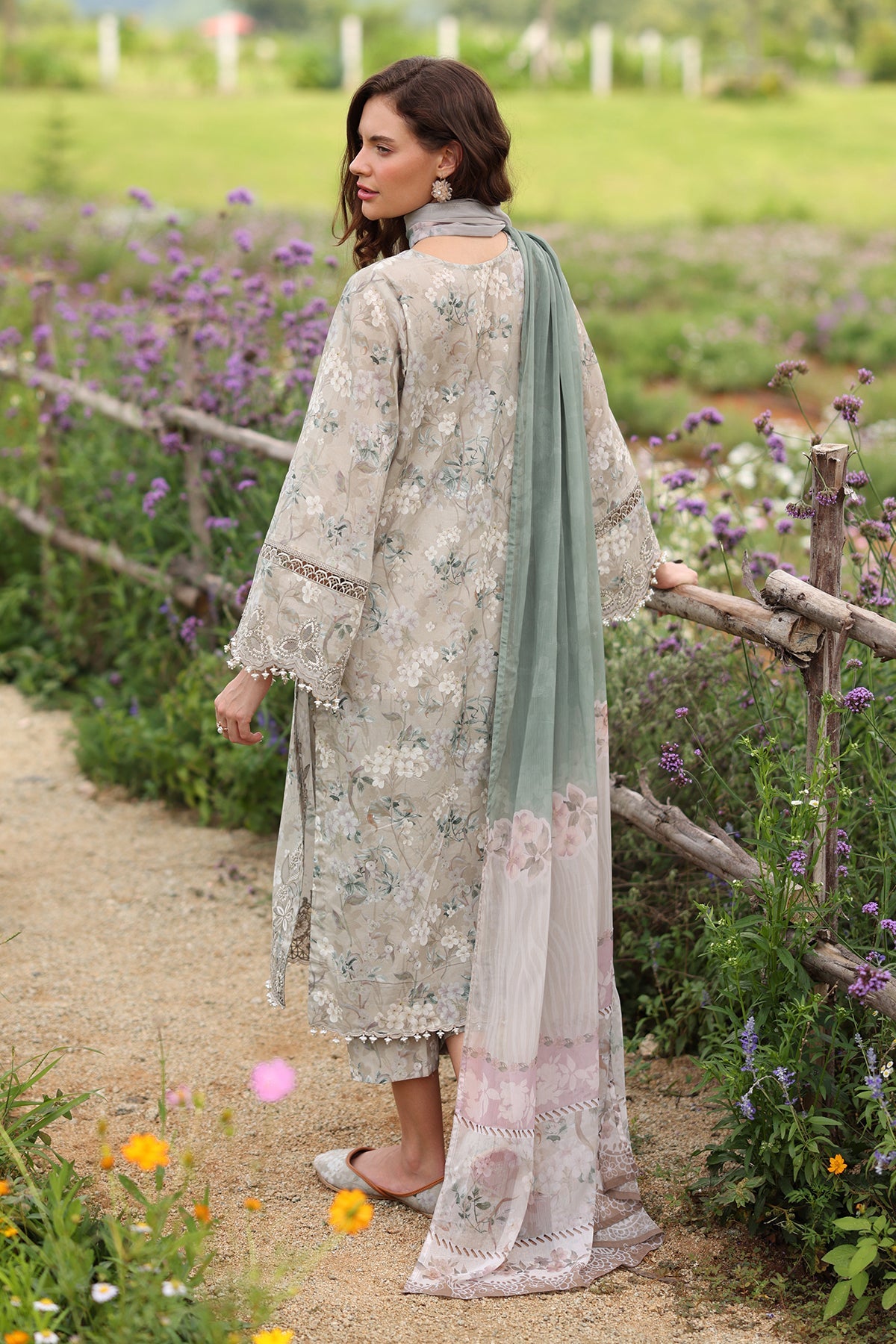 BAROQUE DIGITAL PRINTED LAWN UF-4233